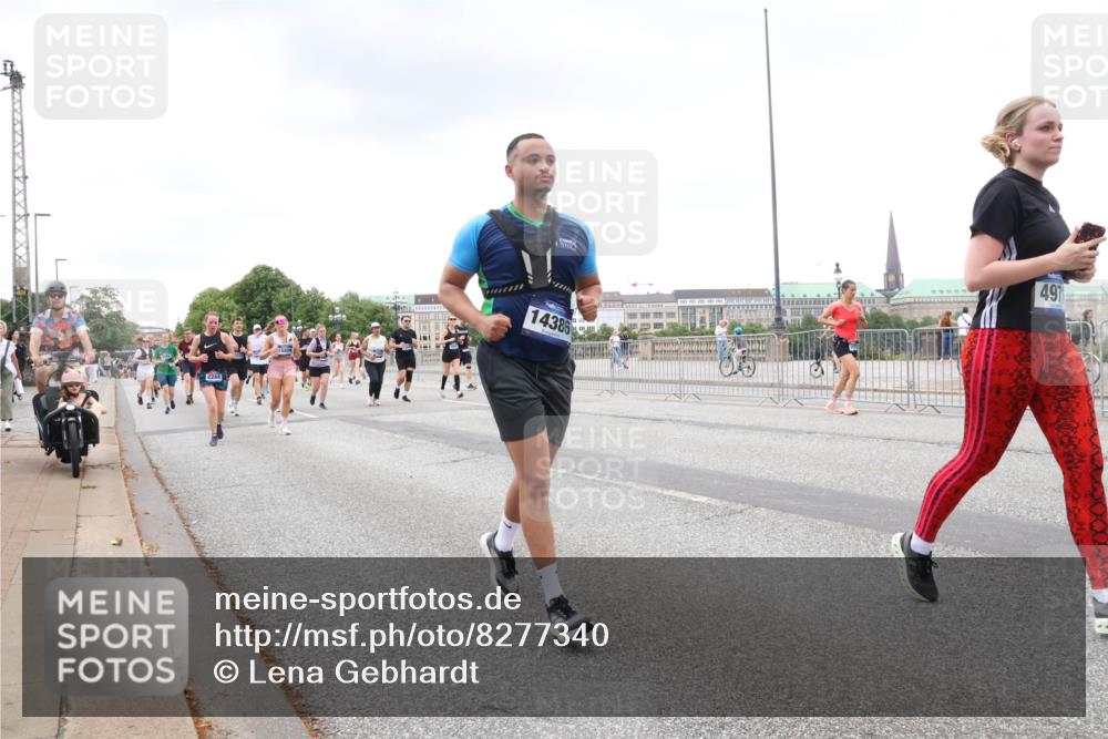 29.06.2025 - hella hamburg halbmarathon Lena Gebhardt http://msf.ph/oto/8277340 29.06.2025 10:54:45 Lombardsbrücke 497, 14386, 1198, 1822, 1949, 2084, 2244, 2532, 2566, 2586, 2632, 3002, 3364, 3761, 3795, 3857, 4191, 4192, 4720, 4971, 5157, 5185, 5216, 5309, 5392, 5500, 5727, 5882, 5933, 5993, 6023, 6279, 6839, 6982, 7670, 7986, 8012, 8186, 8801, 8803, 9130, 9521, 9596, 10109, 10331, 10471, 10686, 11033, 11226, 11287, 11354, 11567, 11569, 12240, 12268, 12270, 12930, 13272, 13283, 13944, 13945, 13979, 13980 meine-sportfotos.de