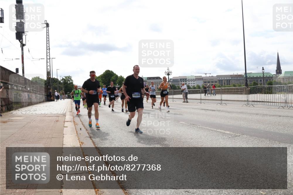 29.06.2025 - hella hamburg halbmarathon Lena Gebhardt http://msf.ph/oto/8277368 29.06.2025 10:20:22 Lombardsbrücke 7101, 10595, 10414, 1011, 1046, 1069, 1110, 1115, 1154, 1471, 1474, 2053, 2064, 2478, 3278, 3434, 3733, 3842, 4154, 4166, 4422, 4539, 4585, 4614, 4737, 4739, 4754, 4869, 5181, 5397, 5556, 5625, 5659, 5811, 5812, 5831, 5937, 6951, 7018, 7101, 7131, 7137, 7519, 7739, 7744, 7808, 8025, 8387, 8462, 8588, 8738, 9136, 9196, 9722, 9735, 9873, 10041, 10414, 10550, 10595, 10613, 10622, 10647, 10701, 10754, 11028, 11603, 11835, 11995 meine-sportfotos.de