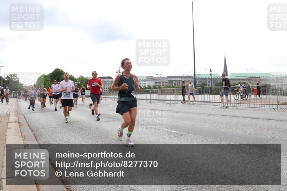 29.06.2025 - hella hamburg halbmarathon Lena Gebhardt http://msf.ph/oto/8277370 29.06.2025 10:35:07 Lombardsbrücke 13623, 1284, 1497, 1717, 1849, 2198, 2355, 2376, 2751, 3130, 3409, 3828, 3958, 4564, 4703, 4704, 4884, 5027, 5453, 5531, 6029, 6189, 6310, 6335, 6365, 6379, 6397, 6471, 6803, 6843, 6859, 7020, 7267, 7299, 7927, 8249, 8296, 8369, 8793, 9122, 9248, 9448, 9514, 10358, 10393, 10464, 10531, 10606, 11122, 11233, 11245, 11320, 11359, 11565, 11646, 11838, 11839, 11886, 12019, 12062, 12164, 12236, 12326, 12382, 12764, 15477 meine-sportfotos.de