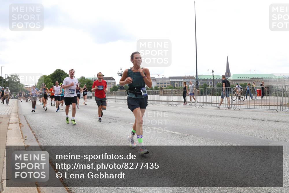 29.06.2025 - hella hamburg halbmarathon Lena Gebhardt http://msf.ph/oto/8277435 29.06.2025 10:35:07 Lombardsbrücke 1284, 1497, 1717, 1849, 2198, 2355, 2376, 2751, 3130, 3409, 3828, 3958, 4564, 4703, 4704, 4884, 5027, 5453, 5531, 6029, 6189, 6310, 6335, 6365, 6379, 6397, 6471, 6803, 6843, 6859, 7020, 7267, 7299, 7927, 8249, 8296, 8369, 8793, 9122, 9248, 9448, 9514, 10358, 10393, 10464, 10531, 10606, 11122, 11233, 11245, 11320, 11359, 11565, 11646, 11838, 11839, 11886, 12019, 12062, 12164, 12236, 12326, 12382, 12764, 15477 meine-sportfotos.de