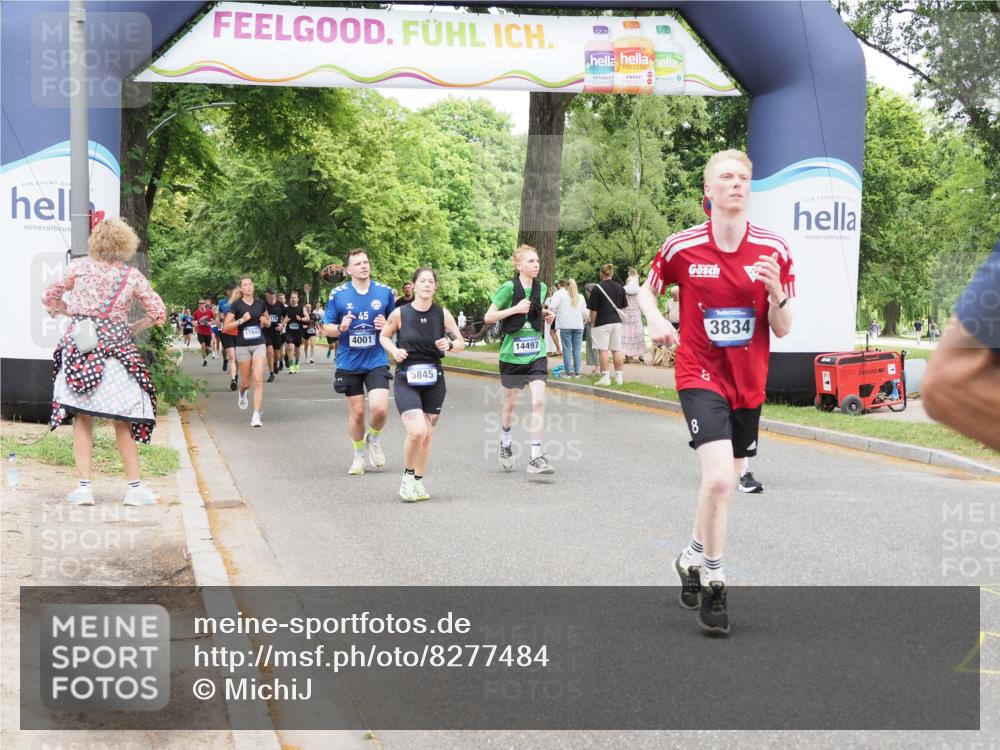 29.06.2025 - hella hamburg halbmarathon MichiJ http://msf.ph/oto/8277484 29.06.2025 10:57:12 Zwischen KM18-KM19 2055, 2277, 3834, 5845, 8755, 10685, 11271, 13796, 14404, 14497, 16441 meine-sportfotos.de