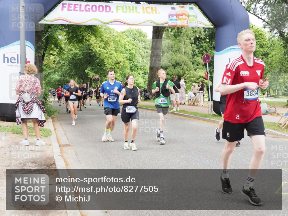 29.06.2025 - hella hamburg halbmarathon MichiJ http://msf.ph/oto/8277505 29.06.2025 10:57:12 Zwischen KM18-KM19 2055, 2277, 3834, 5845, 8755, 10685, 11271, 13796, 14404, 14497, 16441 meine-sportfotos.de