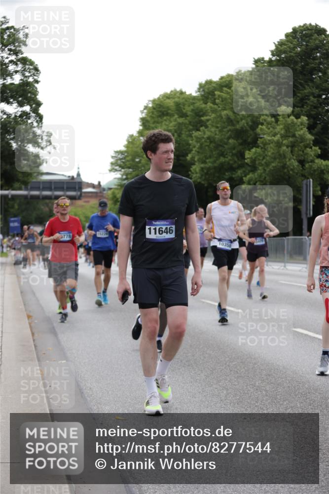 29.06.2025 - hella hamburg halbmarathon Jannik Wohlers http://msf.ph/oto/8277544 29.06.2025 10:34:37 Lombardsbrücke 1284, 1497, 1849, 2355, 3409, 4564, 4884, 5027, 6310, 6335, 6379, 6397, 6803, 7267, 7299, 8369, 8793, 9248, 10358, 10464, 10606, 11646, 12019, 12236, 12555, 12764, 13537, 13623, 13829, 14527, 15226, 15405, 15488, 15732, 15984, 16471, 16778, 16860, 17344 meine-sportfotos.de