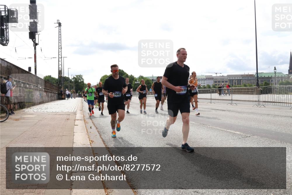29.06.2025 - hella hamburg halbmarathon Lena Gebhardt http://msf.ph/oto/8277572 29.06.2025 10:20:22 Lombardsbrücke 3842, 7101, 35, 1041, 1011, 1046, 1069, 1110, 1115, 1154, 1471, 1474, 2053, 2064, 2478, 3278, 3434, 3733, 3842, 4154, 4166, 4422, 4539, 4585, 4614, 4737, 4739, 4754, 4869, 5181, 5397, 5556, 5625, 5659, 5811, 5812, 5831, 5937, 6951, 7018, 7101, 7131, 7137, 7519, 7739, 7744, 7808, 8025, 8387, 8462, 8588, 8738, 9136, 9196, 9722, 9735, 9873, 10041, 10414, 10550, 10595, 10613, 10622, 10647, 10701, 10754, 11028, 11603, 11835, 11995 meine-sportfotos.de