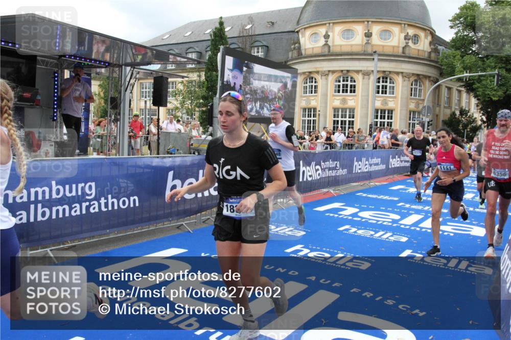 29.06.2025 - hella hamburg halbmarathon Michael Strokosch http://msf.ph/oto/8277602 29.06.2025 10:54:06 Ziel 1151, 1410, 1815, 2432, 3096, 3208, 3209, 6356, 6374, 6581, 8394, 9032, 11499, 11789, 12379, 13869, 16871, 17348, 18308 meine-sportfotos.de