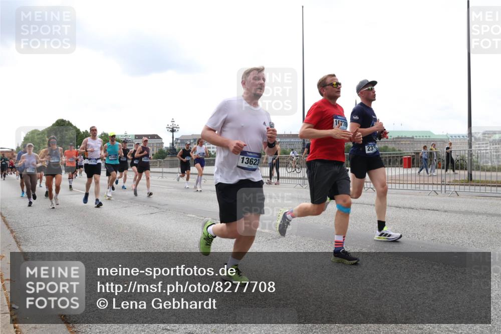29.06.2025 - hella hamburg halbmarathon Lena Gebhardt http://msf.ph/oto/8277708 29.06.2025 10:35:09 Lombardsbrücke 15732, 16010, 15405, 6403, 3409, 10358, 149, 13623, 10778, 2316, 1284, 1497, 1717, 1821, 1849, 2198, 2355, 2376, 2751, 3130, 3409, 3828, 3958, 4564, 4703, 4704, 4884, 5027, 5453, 5531, 5793, 6029, 6189, 6310, 6335, 6365, 6379, 6397, 6471, 6803, 6859, 7020, 7267, 7299, 7927, 8249, 8296, 8369, 8793, 9122, 9248, 9514, 10358, 10393, 10464, 10531, 10565, 10606, 11122, 11233, 11245, 11320, 11359, 11565, 11646, 11838, 11839, 11886, 12019, 12062, 12236, 12326, 12382, 12764 meine-sportfotos.de