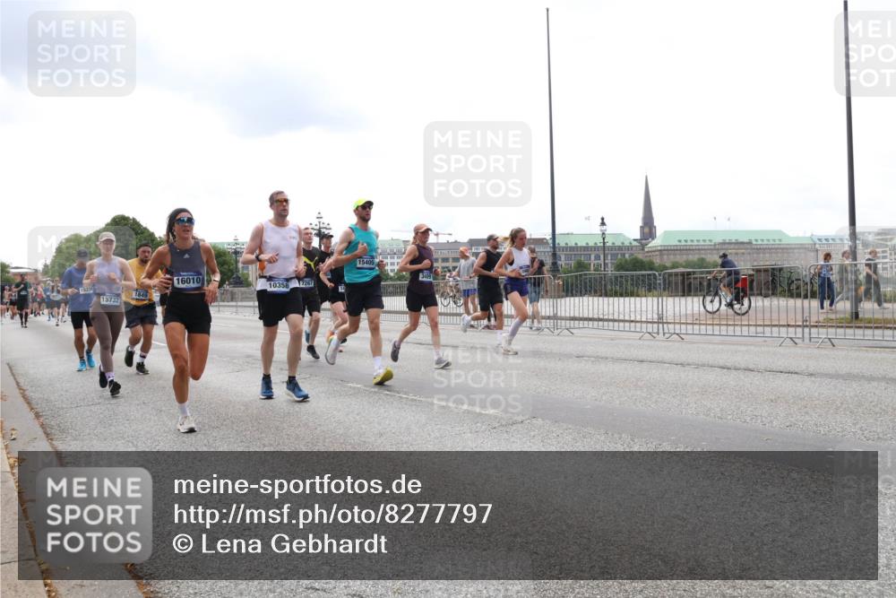 29.06.2025 - hella hamburg halbmarathon Lena Gebhardt http://msf.ph/oto/8277797 29.06.2025 10:35:10 Lombardsbrücke 15226, 15732, 16010, 10358, 1849, 7267, 15405, 3409, 1284, 1497, 1717, 1821, 1849, 2198, 2355, 2376, 2751, 3130, 3409, 3828, 3958, 4564, 4703, 4704, 4884, 5027, 5531, 5793, 6029, 6189, 6310, 6335, 6365, 6379, 6397, 6471, 6803, 6859, 7020, 7267, 7299, 7927, 8249, 8296, 8369, 8793, 9122, 9248, 10358, 10393, 10464, 10531, 10565, 10606, 11122, 11233, 11245, 11320, 11359, 11565, 11646, 11838, 11839, 11886, 12019, 12062, 12236, 12326, 12382, 12764 meine-sportfotos.de