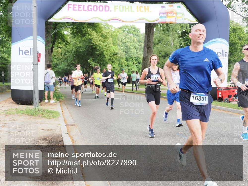 29.06.2025 - hella hamburg halbmarathon MichiJ http://msf.ph/oto/8277890 29.06.2025 10:31:51 Zwischen KM18-KM19 3437, 7185, 10237, 11778, 12776, 14667, 14849, 15862, 16301, 16314, 16997, 18678, 19038, 19051 meine-sportfotos.de