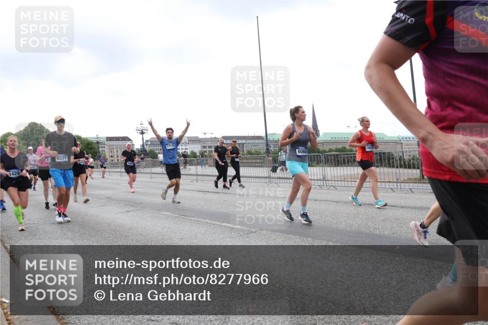 29.06.2025 - hella hamburg halbmarathon Lena Gebhardt http://msf.ph/oto/8277966 29.06.2025 10:46:27 Lombardsbrücke 1371, 1375, 1429, 1465, 1532, 1608, 1837, 1867, 1868, 1999, 2423, 2500, 2697, 2773, 2813, 2951, 3410, 3469, 3734, 4119, 4202, 4223, 4296, 4355, 4448, 4604, 5697, 5703, 5769, 5770, 5854, 5892, 6068, 6124, 6161, 6392, 7303, 7364, 7368, 7374, 7767, 7894, 7960, 7983, 8047, 8477, 8551, 8700, 9129, 9337, 9426, 9445, 9691, 10153, 10230, 11358, 11361, 11876, 11910, 12298, 12333, 12507, 12522, 13969, 14261, 15852, 16882, 16987 meine-sportfotos.de