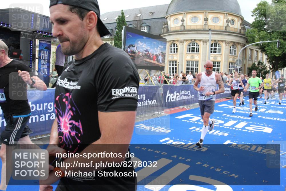 29.06.2025 - hella hamburg halbmarathon Michael Strokosch http://msf.ph/oto/8278032 29.06.2025 10:54:09 Ziel 1151, 1410, 3208, 3209, 5638, 6294, 6356, 6581, 8390, 9032, 9791, 11499, 12379, 13397, 13794, 16871, 17348, 18308 meine-sportfotos.de