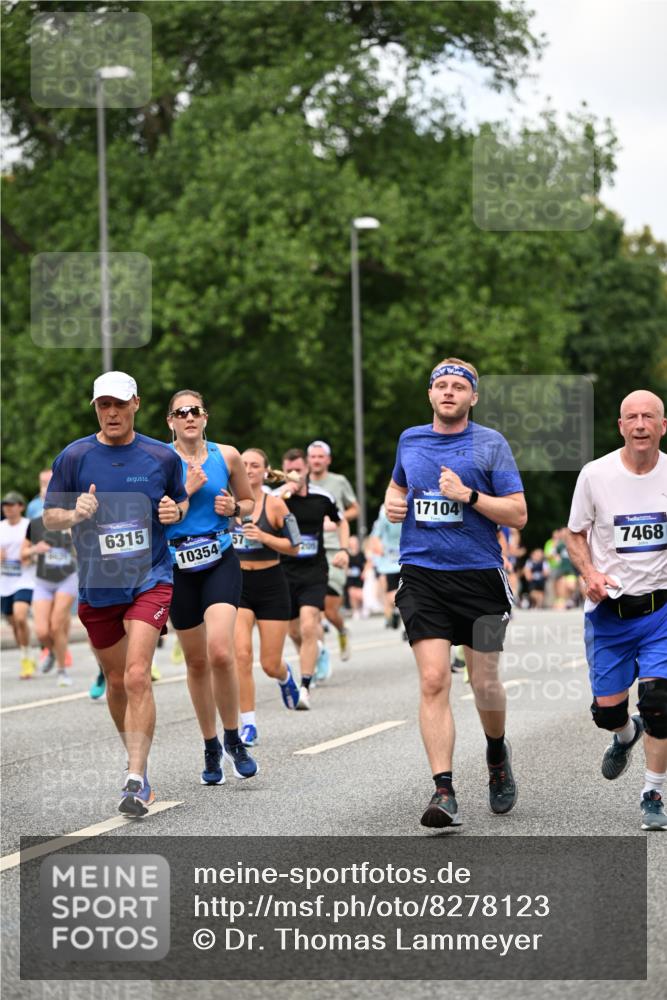 29.06.2025 - hella hamburg halbmarathon Dr. Thomas Lammeyer http://msf.ph/oto/8278123 29.06.2025 10:36:35 Kennedybrücke 1640, 1987, 2268, 2349, 2943, 3022, 3365, 3707, 3751, 3753, 3778, 4365, 4605, 4857, 5783, 5871, 5941, 6218, 6228, 6252, 6312, 6315, 6642, 7239, 7387, 7468, 7531, 7535, 7789, 8072, 8073, 8124, 8127, 8303, 8625, 8840, 8914, 9010, 9125, 9188, 9206, 9765, 10013, 10111, 10203, 10354, 10470, 10624, 10828, 10924, 11076, 11205, 11225, 11248, 11362 meine-sportfotos.de