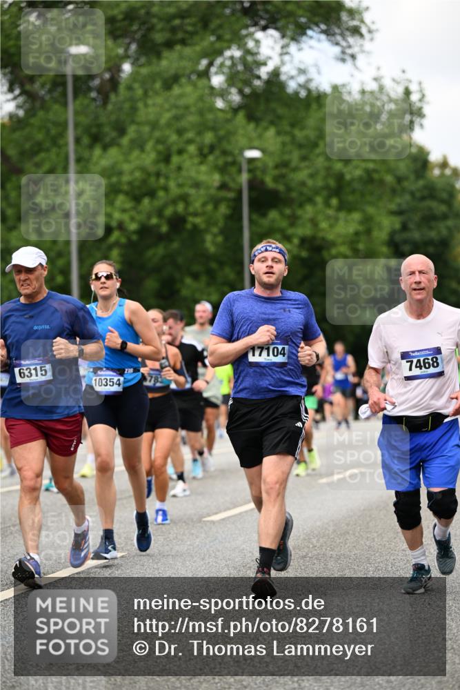 29.06.2025 - hella hamburg halbmarathon Dr. Thomas Lammeyer http://msf.ph/oto/8278161 29.06.2025 10:36:35 Kennedybrücke 1640, 1987, 2268, 2349, 2943, 3022, 3365, 3707, 3751, 3753, 3778, 4365, 4605, 4857, 5783, 5871, 5941, 6218, 6228, 6252, 6312, 6315, 6642, 7239, 7387, 7468, 7531, 7535, 7789, 8072, 8073, 8124, 8127, 8303, 8625, 8840, 8914, 9010, 9125, 9188, 9206, 9765, 10013, 10111, 10203, 10354, 10470, 10624, 10828, 10924, 11076, 11205, 11225, 11248, 11362 meine-sportfotos.de