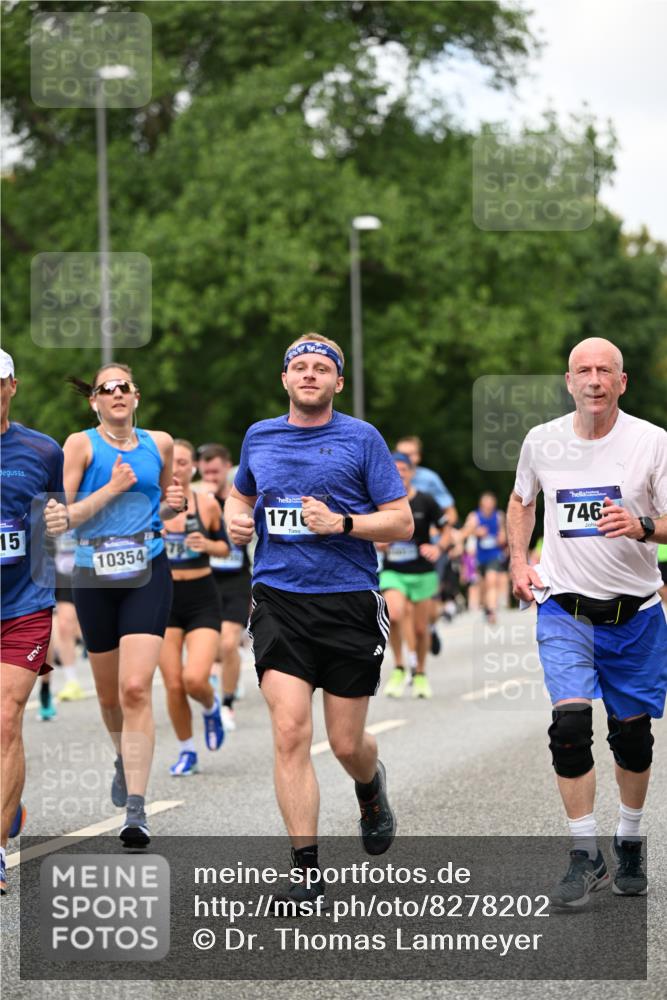 29.06.2025 - hella hamburg halbmarathon Dr. Thomas Lammeyer http://msf.ph/oto/8278202 29.06.2025 10:36:35 Kennedybrücke 1640, 1987, 2268, 2349, 2943, 3022, 3365, 3707, 3751, 3753, 3778, 4365, 4605, 4857, 5783, 5871, 5941, 6218, 6228, 6252, 6312, 6315, 6642, 7239, 7387, 7468, 7531, 7535, 7789, 8072, 8073, 8124, 8127, 8303, 8625, 8840, 8914, 9010, 9125, 9188, 9206, 9765, 10013, 10111, 10203, 10354, 10470, 10624, 10828, 10924, 11076, 11205, 11225, 11248, 11362 meine-sportfotos.de