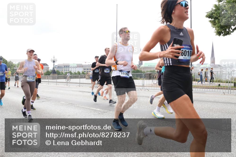 29.06.2025 - hella hamburg halbmarathon Lena Gebhardt http://msf.ph/oto/8278237 29.06.2025 10:35:12 Lombardsbrücke 226, 15732, 6803, 7267, 1035, 6010, 1284, 1497, 1717, 1821, 1849, 2001, 2198, 2355, 2376, 2751, 3130, 3409, 3828, 3958, 4564, 4703, 4704, 4884, 4965, 5027, 5531, 5793, 6029, 6189, 6310, 6335, 6365, 6379, 6397, 6471, 6803, 6859, 7020, 7267, 7299, 7927, 8249, 8296, 8369, 8567, 8793, 9122, 9248, 10358, 10393, 10464, 10531, 10565, 10606, 11122, 11233, 11320, 11359, 11565, 11646, 11838, 11839, 11886, 12019, 12062, 12236, 12326, 12382, 12764 meine-sportfotos.de