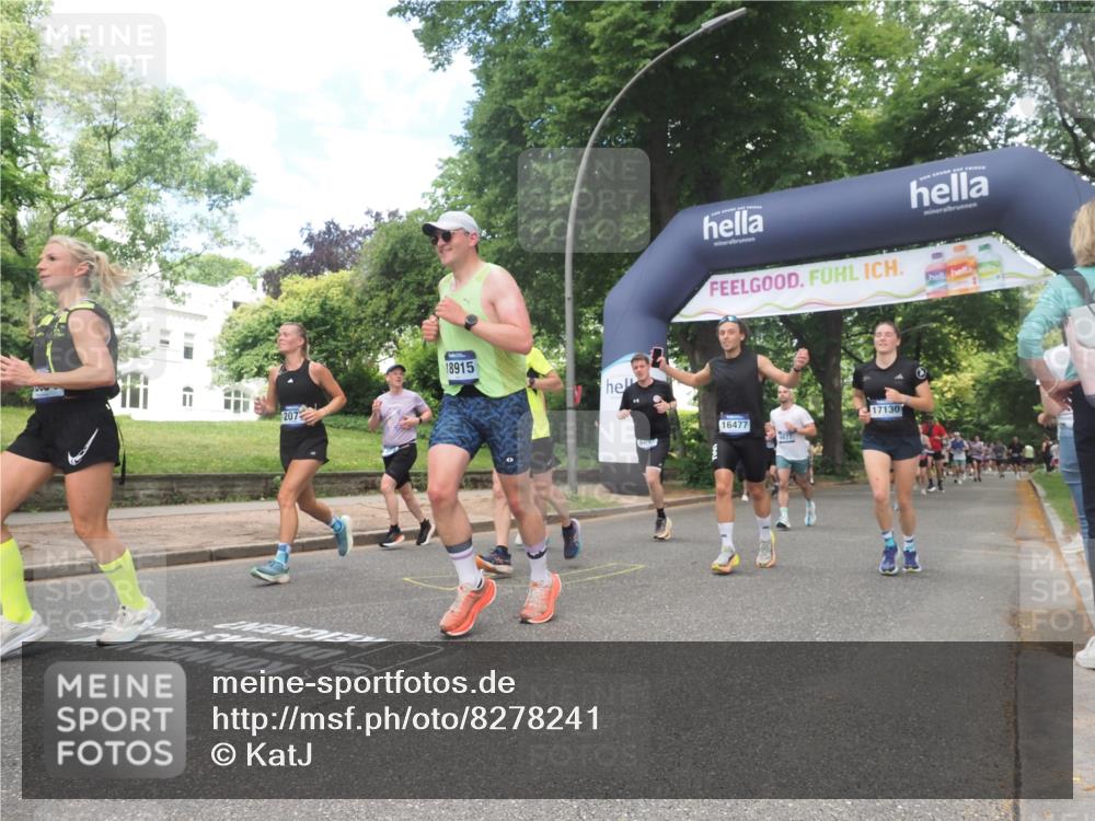 29.06.2025 - hella hamburg halbmarathon KatJ http://msf.ph/oto/8278241 29.06.2025 10:40:29 Zwischen KM18-KM19 1061, 1499, 1549, 2074, 4770, 6628, 6877, 6897 meine-sportfotos.de