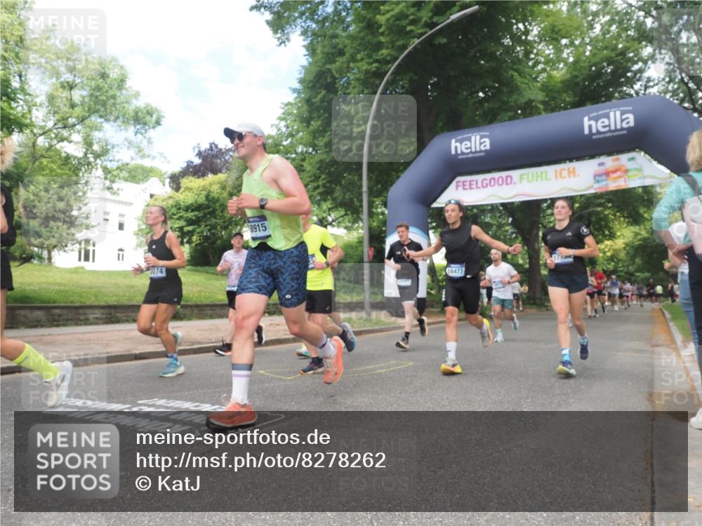29.06.2025 - hella hamburg halbmarathon KatJ http://msf.ph/oto/8278262 29.06.2025 10:40:29 Zwischen KM18-KM19 1061, 1499, 1549, 2074, 4770, 6628, 6877, 6897 meine-sportfotos.de