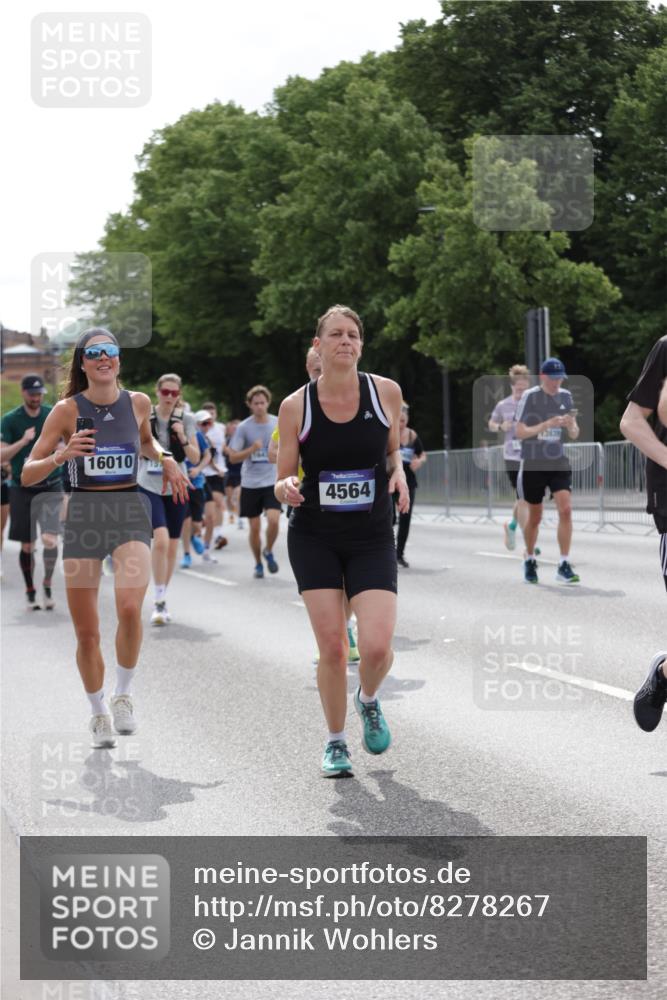 29.06.2025 - hella hamburg halbmarathon Jannik Wohlers http://msf.ph/oto/8278267 29.06.2025 10:34:45 Lombardsbrücke 1284, 1497, 1717, 1849, 2376, 2751, 3409, 3828, 4564, 5027, 5531, 6189, 6397, 6471, 6803, 7267, 7927, 9248, 10358, 10464, 10606, 11233, 11320, 11359, 11565, 11886, 12062, 12555, 12625, 13414, 13537, 13539, 13623, 13829, 14392, 14735, 15226, 15405, 15488, 15704, 15732, 15783, 16002, 16010, 16431, 16778, 16860, 17344, 17526, 17690, 17749, 18054, 18375, 18823 meine-sportfotos.de