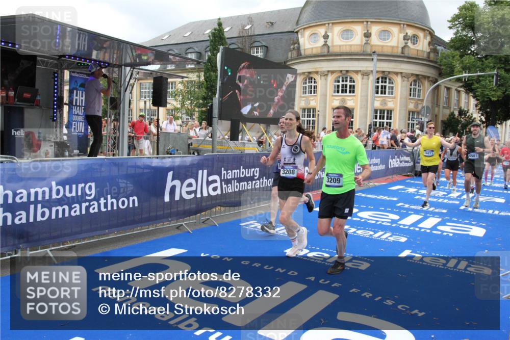 29.06.2025 - hella hamburg halbmarathon Michael Strokosch http://msf.ph/oto/8278332 29.06.2025 10:54:11 Ziel 1410, 3208, 3209, 3898, 5638, 6294, 6443, 6581, 8390, 9032, 9791, 11499, 12213, 12379, 13397, 13794, 15524, 16780, 16871 meine-sportfotos.de