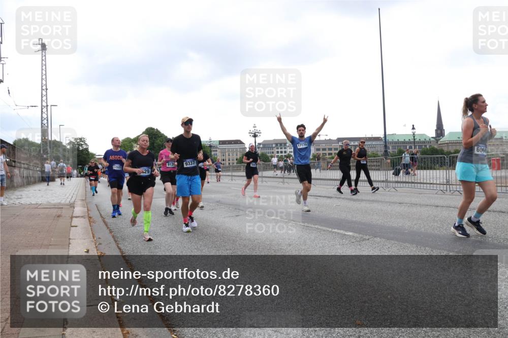 29.06.2025 - hella hamburg halbmarathon Lena Gebhardt http://msf.ph/oto/8278360 29.06.2025 10:46:28 Lombardsbrücke 1371, 1375, 1429, 1465, 1532, 1608, 1837, 1867, 1868, 1999, 2162, 2423, 2500, 2697, 2773, 2813, 2951, 3277, 3410, 3469, 3734, 4119, 4202, 4223, 4296, 4342, 4355, 4448, 4604, 5697, 5703, 5769, 5770, 5854, 5892, 6068, 6124, 6161, 6392, 7303, 7364, 7368, 7374, 7767, 7894, 7960, 7983, 8047, 8477, 8551, 8700, 9129, 9337, 9426, 9445, 9691, 10153, 10230, 11358, 11361, 11876, 11910, 12298, 12333, 12507, 12522, 13969, 14261, 15852, 16882, 16987 meine-sportfotos.de