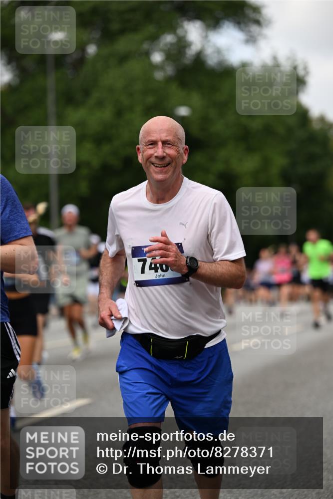 29.06.2025 - hella hamburg halbmarathon Dr. Thomas Lammeyer http://msf.ph/oto/8278371 29.06.2025 10:36:37 Kennedybrücke 1640, 1987, 2268, 2349, 2943, 3022, 3365, 3753, 4857, 5783, 5871, 5941, 6228, 6252, 6312, 6315, 6642, 7387, 7468, 7531, 7789, 8072, 8073, 8124, 8303, 8625, 8840, 8914, 9010, 9125, 9188, 9206, 9542, 9765, 10013, 10111, 10203, 10354, 10470, 10624, 10828, 10924, 11076, 11205, 11225, 11248, 11362 meine-sportfotos.de