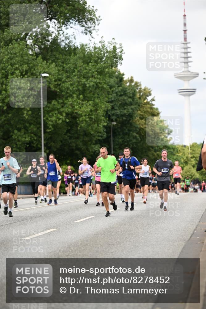 29.06.2025 - hella hamburg halbmarathon Dr. Thomas Lammeyer http://msf.ph/oto/8278452 29.06.2025 10:36:38 Kennedybrücke 1640, 1987, 2268, 2349, 2943, 3022, 3365, 3670, 3753, 4857, 5783, 5871, 5941, 6228, 6252, 6312, 6315, 6642, 7387, 7468, 7531, 7789, 8303, 8625, 8840, 8914, 9010, 9125, 9188, 9206, 9542, 9765, 10013, 10111, 10203, 10354, 10470, 10624, 10828, 10924, 11076, 11205, 11225, 11248, 11362 meine-sportfotos.de