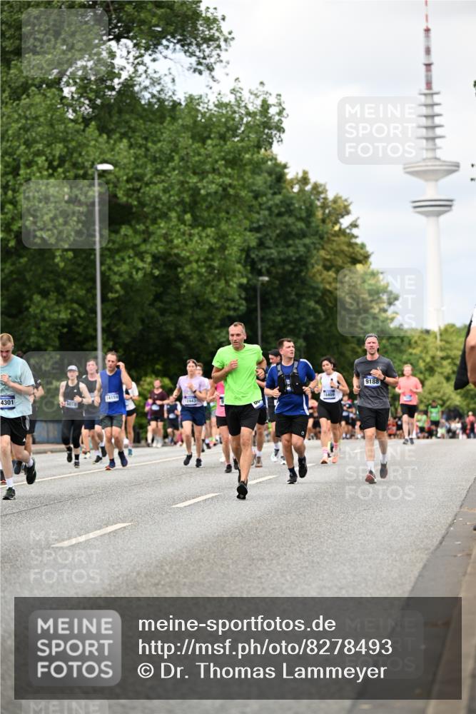 29.06.2025 - hella hamburg halbmarathon Dr. Thomas Lammeyer http://msf.ph/oto/8278493 29.06.2025 10:36:39 Kennedybrücke 1640, 1987, 2268, 2943, 3022, 3365, 3670, 3753, 4857, 5783, 5871, 5941, 6228, 6252, 6312, 6315, 6642, 7387, 7468, 7531, 7789, 8303, 8625, 8840, 8914, 9010, 9125, 9188, 9206, 9542, 9765, 10013, 10111, 10203, 10354, 10470, 10624, 10828, 11076, 11205, 11225, 11248, 11362 meine-sportfotos.de