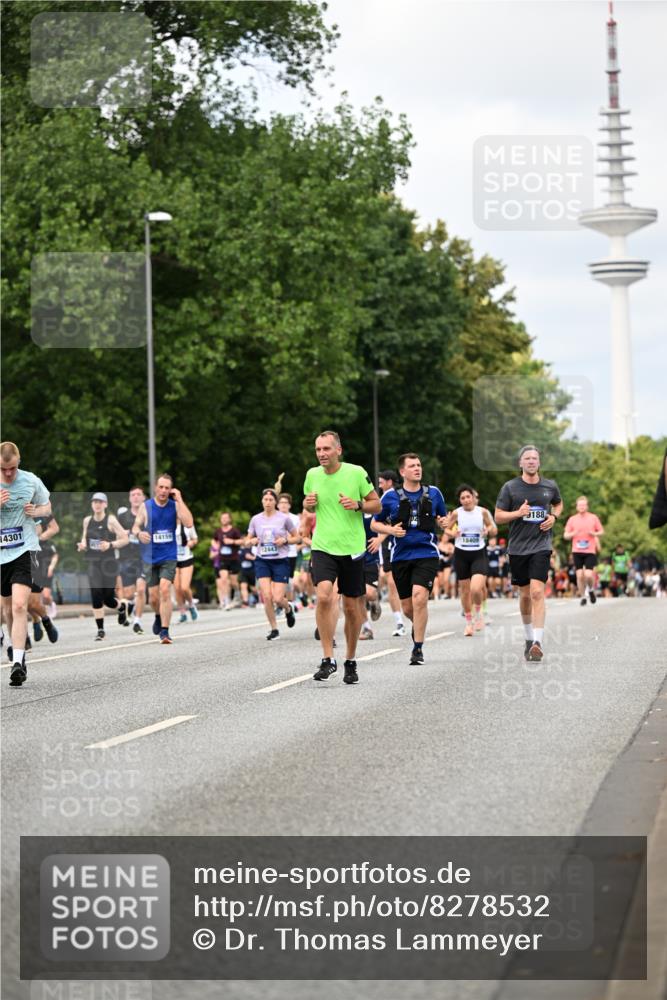 29.06.2025 - hella hamburg halbmarathon Dr. Thomas Lammeyer http://msf.ph/oto/8278532 29.06.2025 10:36:39 Kennedybrücke 1640, 1987, 2268, 2943, 3022, 3365, 3670, 3753, 4857, 5783, 5871, 5941, 6228, 6252, 6312, 6315, 6642, 7387, 7468, 7531, 7789, 8303, 8625, 8840, 8914, 9010, 9125, 9188, 9206, 9542, 9765, 10013, 10111, 10203, 10354, 10470, 10624, 10828, 11076, 11205, 11225, 11248, 11362 meine-sportfotos.de