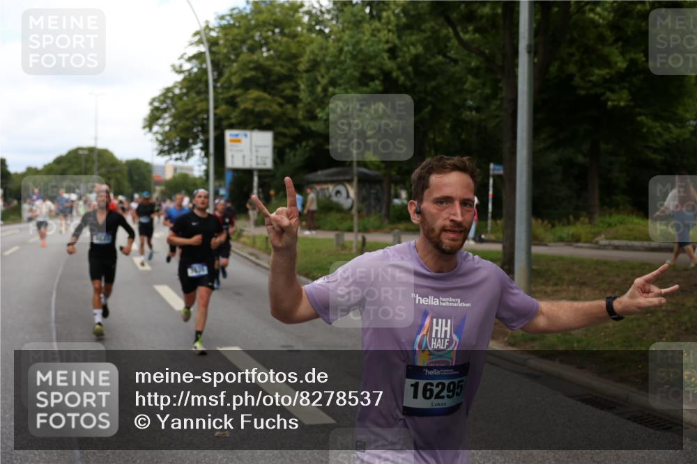 29.06.2025 - hella hamburg halbmarathon Yannick Fuchs http://msf.ph/oto/8278537 29.06.2025 10:37:19 20KM 1353, 1675, 1735, 2653, 4229, 4235, 5011, 5124, 5477, 7035, 7448, 7734, 7865, 9364, 9371, 9534, 9833, 10216, 10469, 11907, 12839, 13746, 14226, 14447, 14560, 14813, 15255, 15297, 15301, 15328, 15535, 15851, 16295, 16333, 16677, 17000, 17177, 17733, 17911, 18004, 18275, 18304, 18632, 18659, 18680, 18987 meine-sportfotos.de