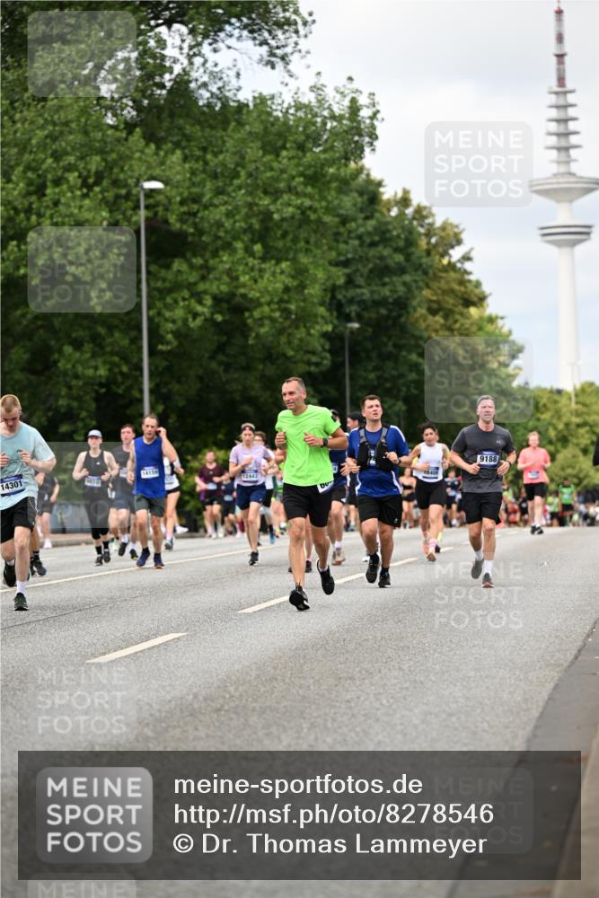 29.06.2025 - hella hamburg halbmarathon Dr. Thomas Lammeyer http://msf.ph/oto/8278546 29.06.2025 10:36:39 Kennedybrücke 1640, 1987, 2268, 2943, 3022, 3365, 3670, 3753, 4857, 5783, 5871, 5941, 6228, 6252, 6312, 6315, 6642, 7387, 7468, 7531, 7789, 8303, 8625, 8840, 8914, 9010, 9125, 9188, 9206, 9542, 9765, 10013, 10111, 10203, 10354, 10470, 10624, 10828, 11076, 11205, 11225, 11248, 11362 meine-sportfotos.de