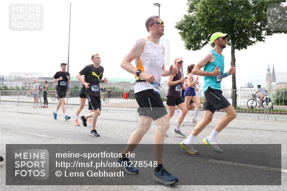 29.06.2025 - hella hamburg halbmarathon Lena Gebhardt http://msf.ph/oto/8278548 29.06.2025 10:35:12 Lombardsbrücke 6803, 7267, 103, 3409, 15405, 1284, 1497, 1717, 1821, 1849, 2001, 2198, 2355, 2376, 2751, 3130, 3409, 3828, 3958, 4564, 4703, 4704, 4884, 4965, 5027, 5531, 5793, 6029, 6189, 6310, 6335, 6365, 6379, 6397, 6471, 6803, 6859, 7020, 7267, 7299, 7927, 8249, 8296, 8369, 8567, 8793, 9122, 9248, 10358, 10393, 10464, 10531, 10565, 10606, 11122, 11233, 11320, 11359, 11565, 11646, 11838, 11839, 11886, 12019, 12062, 12236, 12326, 12382, 12764 meine-sportfotos.de