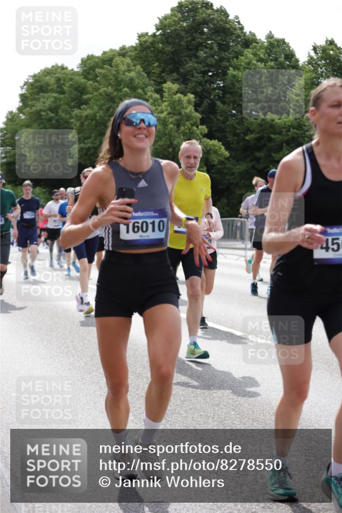 29.06.2025 - hella hamburg halbmarathon Jannik Wohlers http://msf.ph/oto/8278550 29.06.2025 10:34:47 Lombardsbrücke 1284, 1497, 1717, 1849, 2198, 2376, 2751, 3409, 3828, 3958, 4564, 5027, 5531, 6029, 6189, 6397, 6471, 6803, 7267, 7927, 8296, 10358, 10531, 11233, 11320, 11359, 11565, 11886, 12062, 12338, 12625, 13414, 13537, 13539, 13623, 13829, 14392, 14735, 15211, 15226, 15405, 15488, 15601, 15704, 15732, 15783, 16002, 16010, 16431, 16778, 16860, 17344, 17526, 17690, 17749, 18054, 18375, 18823, 19061 meine-sportfotos.de