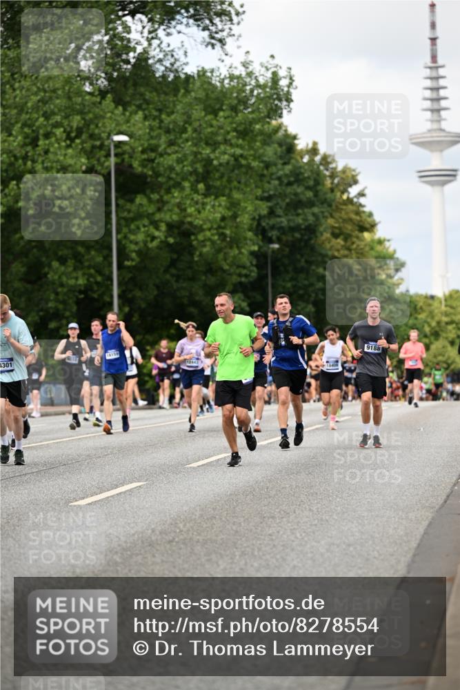 29.06.2025 - hella hamburg halbmarathon Dr. Thomas Lammeyer http://msf.ph/oto/8278554 29.06.2025 10:36:39 Kennedybrücke 1640, 1987, 2268, 2943, 3022, 3365, 3670, 3753, 4857, 5783, 5871, 5941, 6228, 6252, 6312, 6315, 6642, 7387, 7468, 7531, 7789, 8303, 8625, 8840, 8914, 9010, 9125, 9188, 9206, 9542, 9765, 10013, 10111, 10203, 10354, 10470, 10624, 10828, 11076, 11205, 11225, 11248, 11362 meine-sportfotos.de