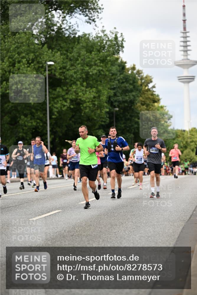 29.06.2025 - hella hamburg halbmarathon Dr. Thomas Lammeyer http://msf.ph/oto/8278573 29.06.2025 10:36:40 Kennedybrücke 1237, 1640, 2268, 3022, 3365, 3670, 3753, 4857, 5783, 5871, 5941, 6228, 6252, 6312, 6315, 6642, 7387, 7468, 7531, 7749, 7789, 8303, 8625, 8840, 8914, 9010, 9125, 9188, 9206, 9542, 9765, 10013, 10111, 10203, 10354, 10470, 10624, 10828, 11076, 11205, 11225, 11248, 11362 meine-sportfotos.de