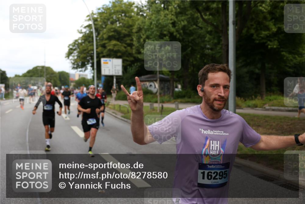29.06.2025 - hella hamburg halbmarathon Yannick Fuchs http://msf.ph/oto/8278580 29.06.2025 10:37:19 20KM 1353, 1675, 1735, 2653, 4229, 4235, 5011, 5124, 5477, 7035, 7448, 7734, 7865, 9364, 9371, 9534, 9833, 10216, 10469, 11907, 12839, 13746, 14226, 14447, 14560, 14813, 15255, 15297, 15301, 15328, 15535, 15851, 16295, 16333, 16677, 17000, 17177, 17733, 17911, 18004, 18275, 18304, 18632, 18659, 18680, 18987 meine-sportfotos.de