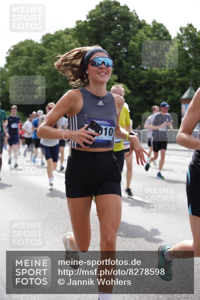 29.06.2025 - hella hamburg halbmarathon Jannik Wohlers http://msf.ph/oto/8278598 29.06.2025 10:34:47 Lombardsbrücke 1284, 1497, 1717, 1849, 2198, 2376, 2751, 3409, 3828, 3958, 4564, 5027, 5531, 6029, 6189, 6397, 6471, 6803, 7267, 7927, 8296, 10358, 10531, 11233, 11320, 11359, 11565, 11886, 12062, 12338, 12625, 13414, 13537, 13539, 13623, 13829, 14392, 14735, 15211, 15226, 15405, 15488, 15601, 15704, 15732, 15783, 16002, 16010, 16431, 16778, 16860, 17344, 17526, 17690, 17749, 18054, 18375, 18823, 19061 meine-sportfotos.de