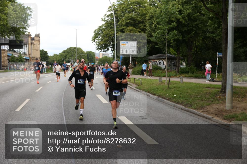29.06.2025 - hella hamburg halbmarathon Yannick Fuchs http://msf.ph/oto/8278632 29.06.2025 10:37:20 20KM 1353, 1675, 1735, 2653, 4229, 4235, 5011, 5124, 5477, 7035, 7448, 7734, 9364, 9371, 9534, 9833, 10469, 11177, 11907, 12839, 13746, 14226, 14447, 14560, 14813, 15255, 15297, 15301, 15328, 15535, 15851, 16295, 16333, 16677, 17177, 17733, 17911, 18004, 18275, 18304, 18632, 18659, 18680, 18987 meine-sportfotos.de