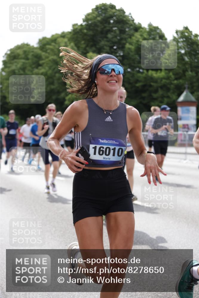29.06.2025 - hella hamburg halbmarathon Jannik Wohlers http://msf.ph/oto/8278650 29.06.2025 10:34:47 Lombardsbrücke 1284, 1497, 1717, 1849, 2198, 2376, 2751, 3409, 3828, 3958, 4564, 5027, 5531, 6029, 6189, 6397, 6471, 6803, 7267, 7927, 8296, 10358, 10531, 11233, 11320, 11359, 11565, 11886, 12062, 12338, 12625, 13414, 13537, 13539, 13623, 13829, 14392, 14735, 15211, 15226, 15405, 15488, 15601, 15704, 15732, 15783, 16002, 16010, 16431, 16778, 16860, 17344, 17526, 17690, 17749, 18054, 18375, 18823, 19061 meine-sportfotos.de