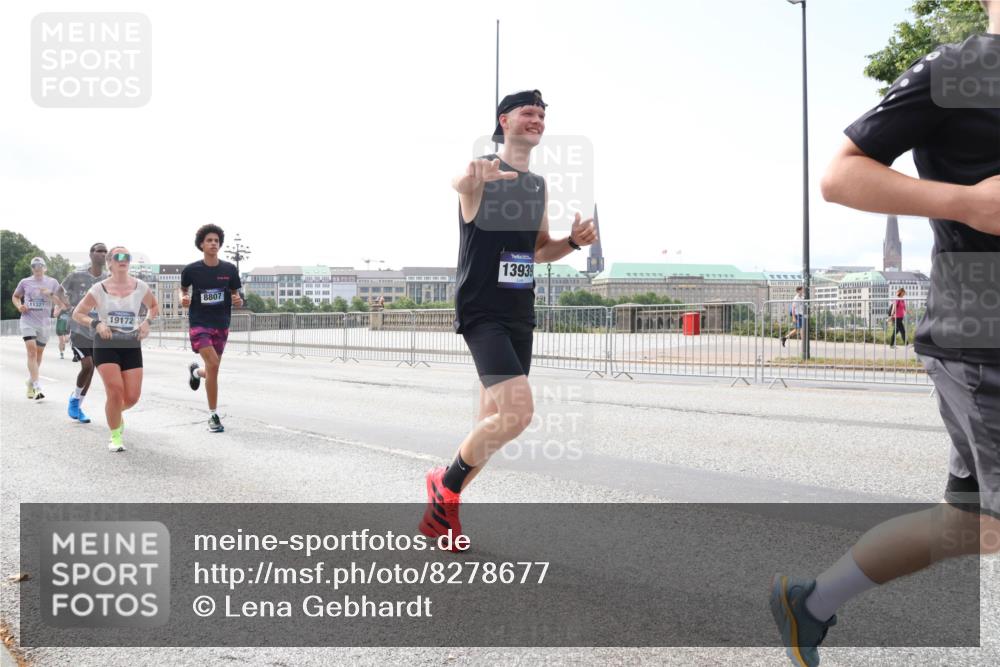 29.06.2025 - hella hamburg halbmarathon Lena Gebhardt http://msf.ph/oto/8278677 29.06.2025 10:11:32 Lombardsbrücke 1328, 1531, 1723, 1866, 1992, 2868, 3363, 3837, 4227, 5254, 5605, 7271, 7571, 8115, 8171, 8206, 8207, 8368, 8561, 8807, 8810, 9119, 9428, 10196, 10372, 10428, 11149, 11321, 11507, 11755, 12286, 12473, 12836, 13177, 13203, 13603, 13939, 14008, 14022, 14149, 14384, 15009, 15252, 15797, 15908, 15945, 16383, 17080, 17142, 17500, 17638, 17787, 17866, 18278, 18382, 19172, 19241 meine-sportfotos.de