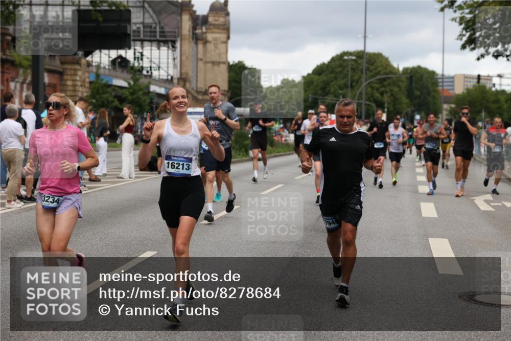 29.06.2025 - hella hamburg halbmarathon Yannick Fuchs http://msf.ph/oto/8278684 29.06.2025 10:49:33 20KM 1120, 1143, 1179, 1193, 1834, 2612, 3037, 3058, 3668, 4249, 4897, 5643, 5672, 6569, 6591, 6924, 7147, 7221, 7594, 7976, 8255, 8573, 8691, 9361, 9562, 10582, 11039, 11231, 12248, 12544, 12545, 13234, 13236, 13470, 14365, 15184, 15300, 15484, 15584, 15818, 15884, 16108, 16176, 16213, 16334, 16401, 16521, 16609, 16786, 17133, 17259, 17603, 17615, 17640, 17642, 17734, 17940, 18064, 18290, 18741, 18746, 18835, 19047, 19120 meine-sportfotos.de