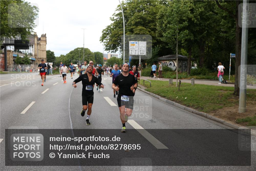 29.06.2025 - hella hamburg halbmarathon Yannick Fuchs http://msf.ph/oto/8278695 29.06.2025 10:37:20 20KM 1353, 1675, 1735, 2653, 4229, 4235, 5011, 5124, 5477, 7035, 7448, 7734, 9364, 9371, 9534, 9833, 10469, 11177, 11907, 12839, 13746, 14226, 14447, 14560, 14813, 15255, 15297, 15301, 15328, 15535, 15851, 16295, 16333, 16677, 17177, 17733, 17911, 18004, 18275, 18304, 18632, 18659, 18680, 18987 meine-sportfotos.de