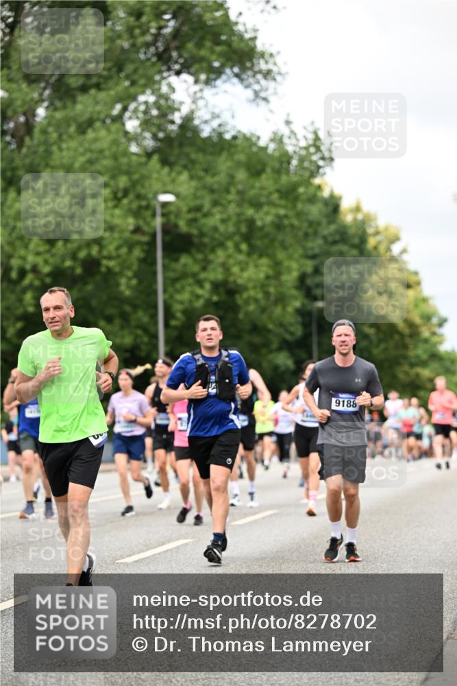 29.06.2025 - hella hamburg halbmarathon Dr. Thomas Lammeyer http://msf.ph/oto/8278702 29.06.2025 10:36:43 Kennedybrücke 1237, 1640, 1647, 2268, 3022, 3660, 3670, 3753, 4857, 5110, 5783, 5871, 5941, 6228, 6252, 6312, 6315, 6642, 7387, 7468, 7531, 7749, 7789, 8625, 8840, 8914, 9010, 9188, 9206, 9542, 9765, 10013, 10111, 10203, 10354, 10470, 10624, 10828, 11076, 11205, 11248 meine-sportfotos.de