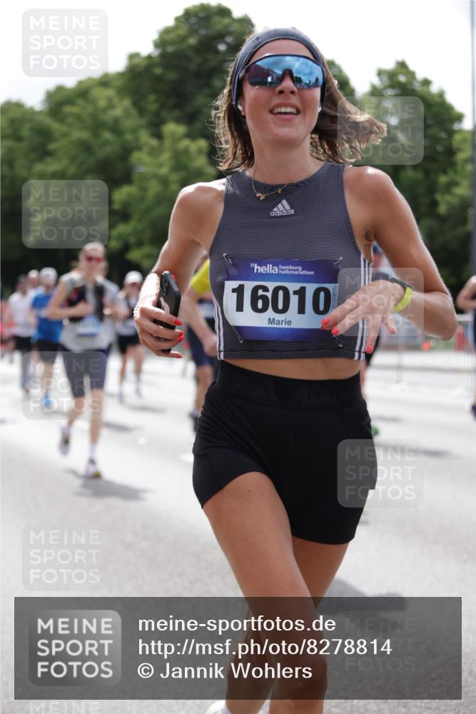 29.06.2025 - hella hamburg halbmarathon Jannik Wohlers http://msf.ph/oto/8278814 29.06.2025 10:34:47 Lombardsbrücke 1284, 1497, 1717, 1849, 2198, 2376, 2751, 3409, 3828, 3958, 4564, 5027, 5531, 6029, 6189, 6397, 6471, 6803, 7267, 7927, 8296, 10358, 10531, 11233, 11320, 11359, 11565, 11886, 12062, 12338, 12625, 13414, 13537, 13539, 13623, 13829, 14392, 14735, 15211, 15226, 15405, 15488, 15601, 15704, 15732, 15783, 16002, 16010, 16431, 16778, 16860, 17344, 17526, 17690, 17749, 18054, 18375, 18823, 19061 meine-sportfotos.de