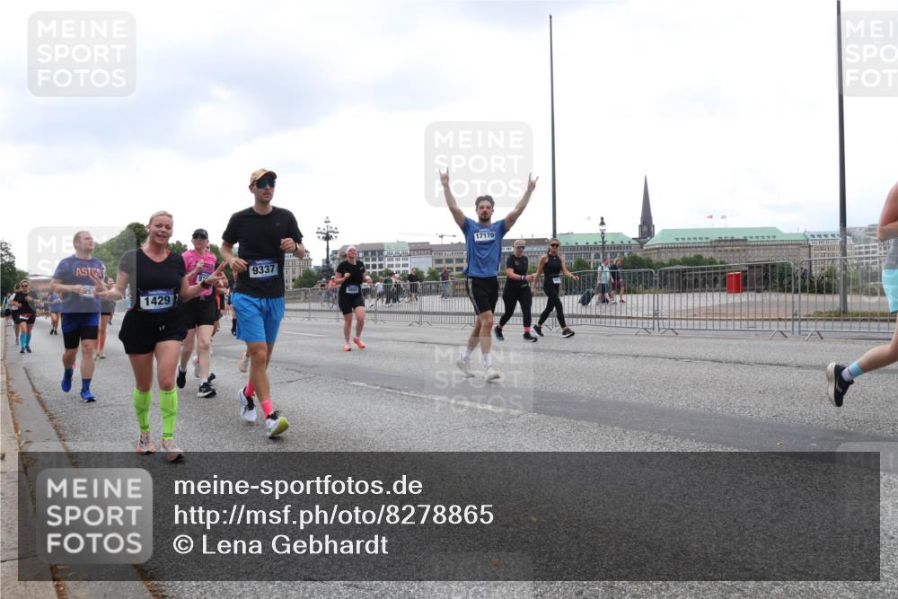 29.06.2025 - hella hamburg halbmarathon Lena Gebhardt http://msf.ph/oto/8278865 29.06.2025 10:46:28 Lombardsbrücke 1371, 1375, 1429, 1465, 1532, 1608, 1837, 1867, 1868, 1999, 2162, 2423, 2500, 2697, 2773, 2813, 2951, 3277, 3410, 3469, 3734, 4119, 4202, 4223, 4296, 4342, 4355, 4448, 4604, 5697, 5703, 5769, 5770, 5854, 5892, 6068, 6124, 6161, 6392, 7303, 7364, 7368, 7374, 7767, 7894, 7960, 7983, 8047, 8477, 8551, 8700, 9129, 9337, 9426, 9445, 9691, 10153, 10230, 11358, 11361, 11876, 11910, 12298, 12333, 12507, 12522, 13969, 14261, 15852, 16882, 16987 meine-sportfotos.de