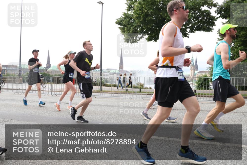 29.06.2025 - hella hamburg halbmarathon Lena Gebhardt http://msf.ph/oto/8278894 29.06.2025 10:35:12 Lombardsbrücke 6803, 1497, 267, 103, 1284, 1497, 1717, 1821, 1849, 2001, 2198, 2355, 2376, 2751, 3130, 3409, 3828, 3958, 4564, 4703, 4704, 4884, 4965, 5027, 5531, 5793, 6029, 6189, 6310, 6335, 6365, 6379, 6397, 6471, 6803, 6859, 7020, 7267, 7299, 7927, 8249, 8296, 8369, 8567, 8793, 9122, 9248, 10358, 10393, 10464, 10531, 10565, 10606, 11122, 11233, 11320, 11359, 11565, 11646, 11838, 11839, 11886, 12019, 12062, 12236, 12326, 12382, 12764 meine-sportfotos.de