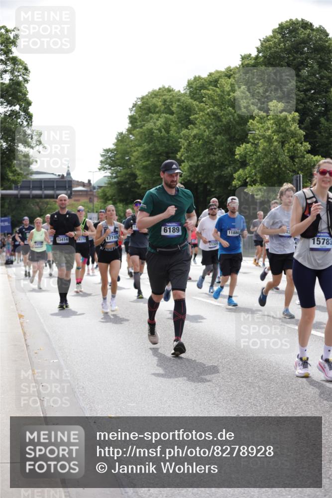 29.06.2025 - hella hamburg halbmarathon Jannik Wohlers http://msf.ph/oto/8278928 29.06.2025 10:34:48 Lombardsbrücke 1284, 1497, 1717, 1849, 2198, 2376, 2751, 3409, 3828, 3958, 4564, 5027, 5531, 6029, 6189, 6471, 6803, 6859, 7267, 7927, 8296, 10358, 10531, 11233, 11320, 11359, 11565, 11886, 12062, 12326, 12338, 12625, 13414, 13537, 13539, 13623, 13829, 14392, 14735, 15211, 15226, 15405, 15601, 15704, 15732, 15783, 16002, 16010, 16431, 16690, 16778, 16860, 17344, 17526, 17690, 17749, 18054, 18375, 18823, 19061 meine-sportfotos.de