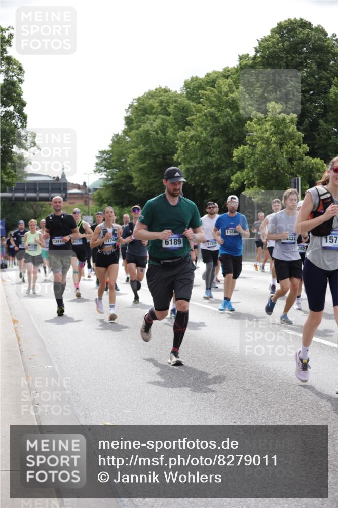 29.06.2025 - hella hamburg halbmarathon Jannik Wohlers http://msf.ph/oto/8279011 29.06.2025 10:34:49 Lombardsbrücke 1284, 1497, 1717, 1849, 2198, 2376, 2751, 3409, 3828, 3958, 4564, 5027, 5531, 6029, 6189, 6365, 6471, 6803, 6859, 7267, 7927, 8296, 10358, 10393, 10531, 11233, 11320, 11359, 11565, 11886, 12062, 12326, 12338, 12625, 13414, 13537, 13539, 13623, 13829, 14392, 14735, 15211, 15226, 15405, 15601, 15704, 15783, 16002, 16010, 16431, 16690, 16778, 16860, 17344, 17526, 17690, 17749, 17935, 18054, 18375, 18823, 19061 meine-sportfotos.de