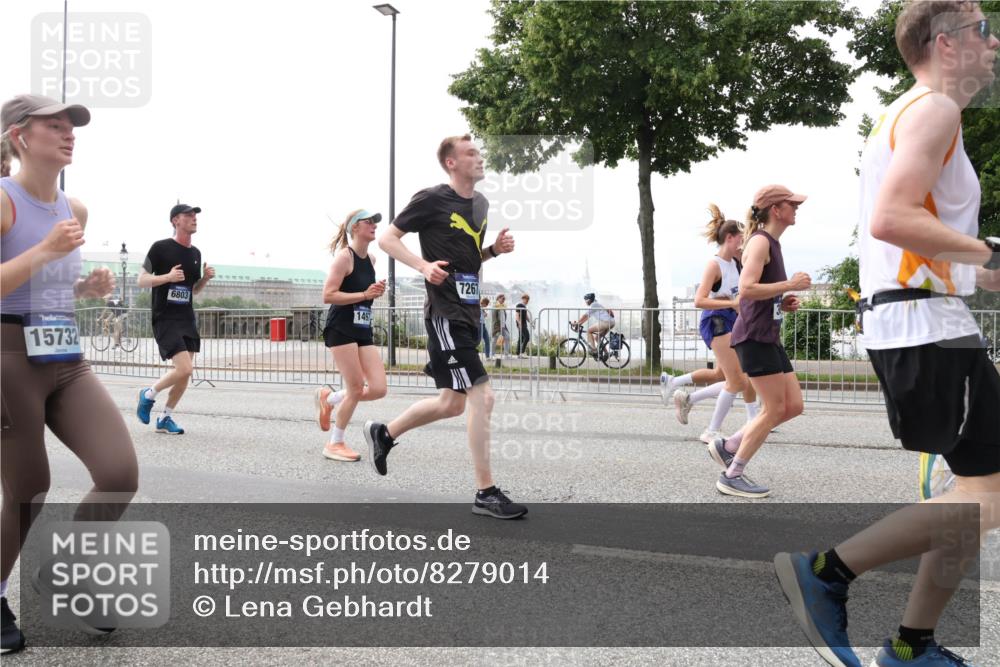 29.06.2025 - hella hamburg halbmarathon Lena Gebhardt http://msf.ph/oto/8279014 29.06.2025 10:35:13 Lombardsbrücke 15732, 6803, 7267, 1284, 1497, 1717, 1821, 1849, 2001, 2198, 2355, 2376, 2751, 3130, 3409, 3828, 3958, 4333, 4564, 4703, 4704, 4884, 4965, 5027, 5531, 5793, 6029, 6189, 6310, 6335, 6365, 6379, 6397, 6471, 6746, 6803, 6859, 7020, 7267, 7299, 7927, 8249, 8296, 8369, 8567, 8793, 9122, 9248, 9470, 10358, 10393, 10464, 10531, 10565, 10606, 11122, 11233, 11320, 11359, 11565, 11646, 11838, 11839, 11886, 12019, 12062, 12236, 12326, 12382, 12764 meine-sportfotos.de