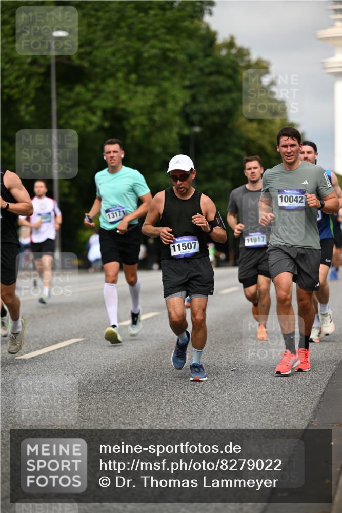 29.06.2025 - hella hamburg halbmarathon Dr. Thomas Lammeyer http://msf.ph/oto/8279022 29.06.2025 10:15:43 Kennedybrücke 1062, 1166, 1790, 2661, 3837, 4227, 5254, 7370, 7474, 7571, 8368, 9254, 10042, 10428 meine-sportfotos.de