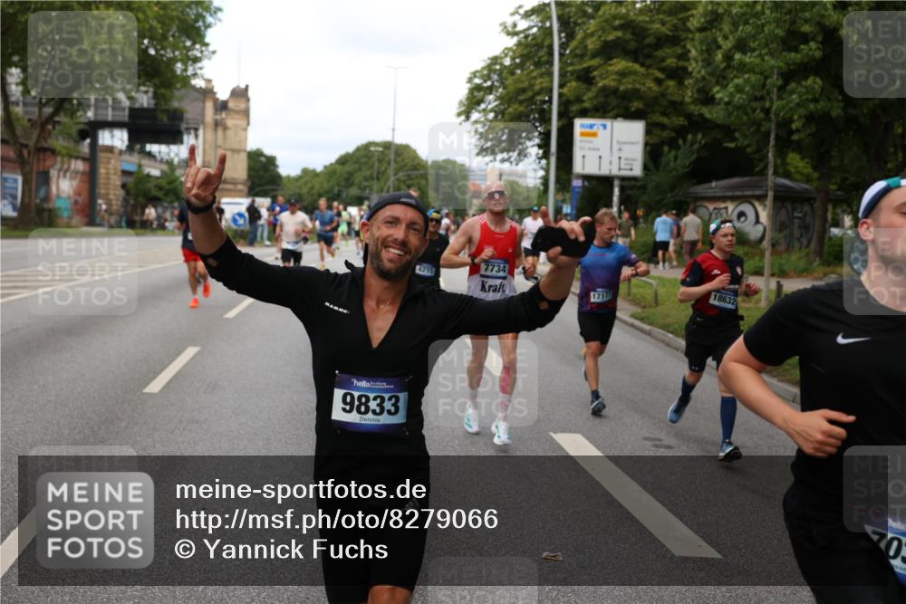29.06.2025 - hella hamburg halbmarathon Yannick Fuchs http://msf.ph/oto/8279066 29.06.2025 10:37:21 20KM 1353, 1675, 1735, 2653, 4229, 4235, 5011, 5124, 5477, 7035, 7734, 9364, 9371, 9534, 9833, 11177, 11907, 12839, 13746, 14226, 14447, 14560, 14813, 15255, 15297, 15301, 15328, 15535, 15851, 15921, 16333, 16677, 17177, 17733, 17911, 18004, 18275, 18304, 18632, 18659, 18680, 18987 meine-sportfotos.de