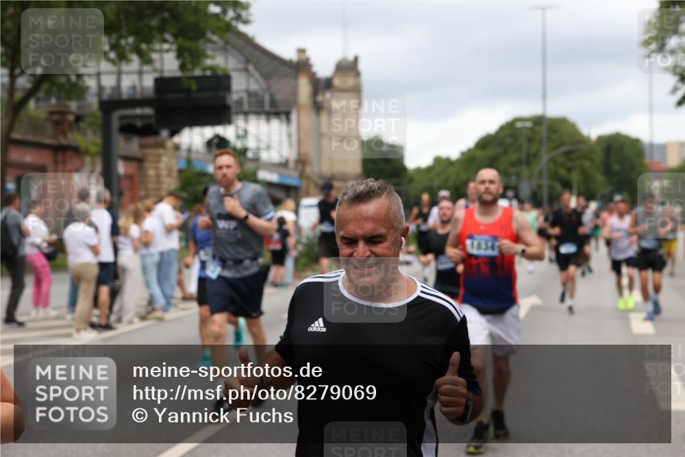 29.06.2025 - hella hamburg halbmarathon Yannick Fuchs http://msf.ph/oto/8279069 29.06.2025 10:49:35 20KM 1120, 1143, 1179, 1193, 1834, 2612, 3037, 3058, 3668, 4249, 4897, 5643, 5672, 6569, 6591, 6924, 7147, 7221, 7594, 7976, 8255, 8573, 8691, 9361, 9562, 10582, 11039, 11231, 12248, 12544, 12545, 13234, 13236, 13470, 14365, 15184, 15300, 15484, 15584, 15818, 15884, 16108, 16176, 16213, 16334, 16401, 16521, 16609, 16786, 17133, 17259, 17603, 17615, 17640, 17642, 17734, 17940, 18064, 18212, 18290, 18741, 18746, 18835, 19047, 19120 meine-sportfotos.de